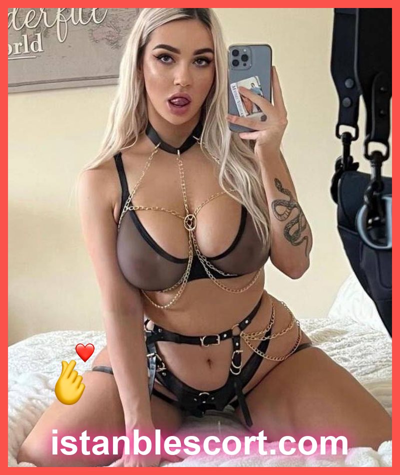Aylin, 21 — بطاقة فترينة مركز مرافقات كوتشوك تشكمجه